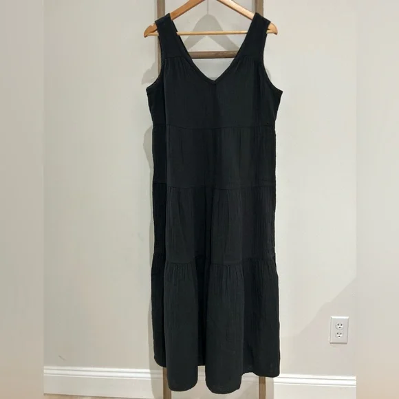 Quince 100% Organic Gauze Black Tiered Maxi Dress Women’s Size S NWT - Picture 1 of 8